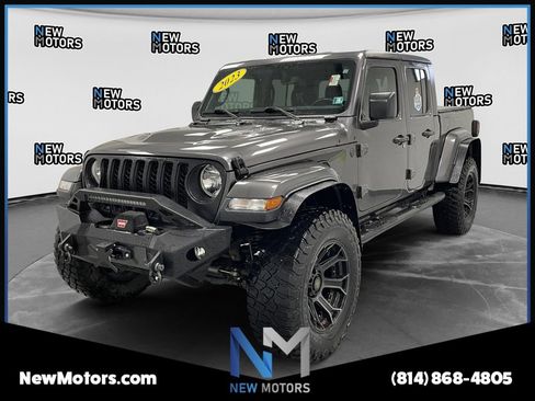 Used 2023 Jeep Gladiator Sport AWD/4WD image 1
