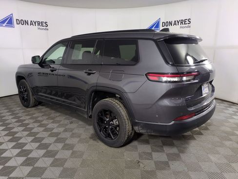 Used 2024 Jeep Grand Cherokee L Altitude image 3