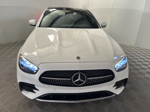 Used 2023 Mercedes-Benz E 350 4MATIC Sedan image 3