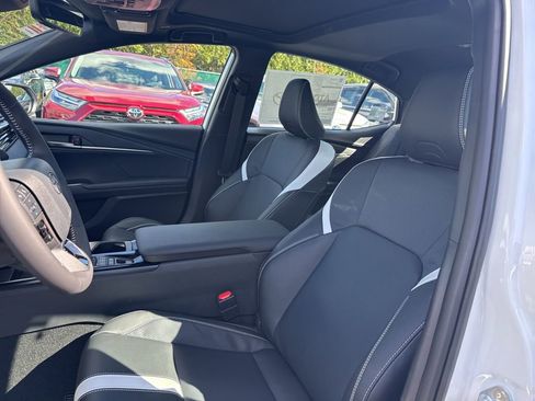 New 2026 Toyota Camry Hybrid image 10