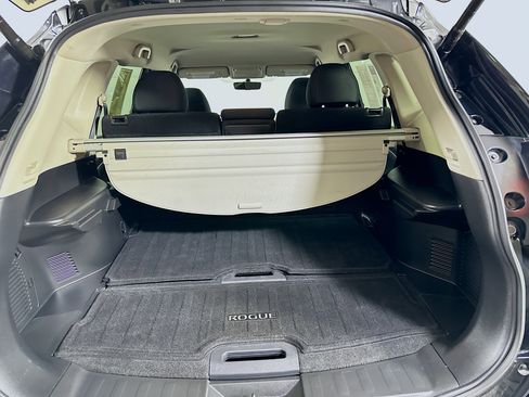 Used 2018 Nissan Rogue SV image 26