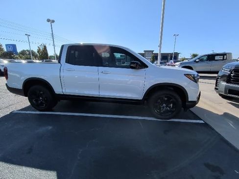 Used 2022 Honda Ridgeline Black Edition image 2