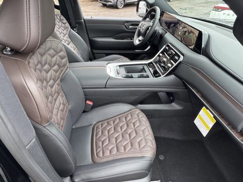 New 2026 Nissan Armada Platinum image 10