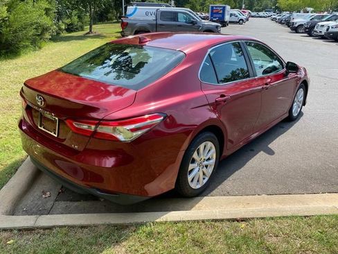 Used 2020 Toyota Camry LE FWD image 31