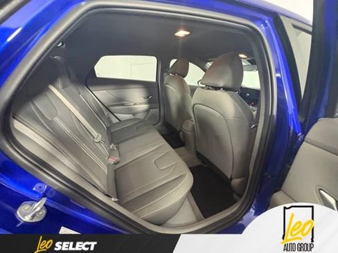 Used 2023 Hyundai Elantra SEL w/ Convenience Package FWD image 9