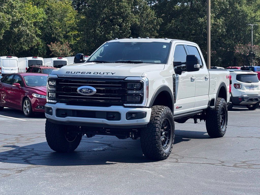 Used 2025 Ford F250 Platinum AWD/4WD image 2