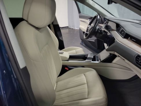 Used 2019 Audi e-tron Premium Plus image 21