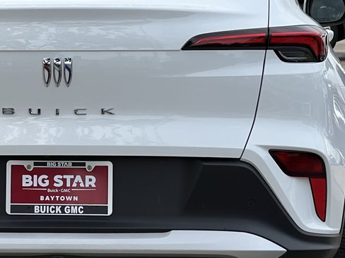 Used 2025 Buick Envista Preferred image 5