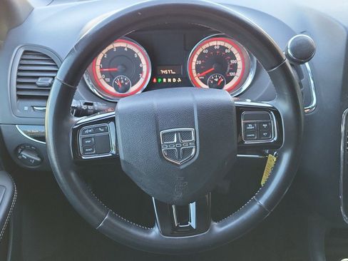 Used 2018 Dodge Grand Caravan SXT w/ Blacktop Package image 25