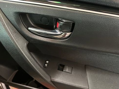 Used 2018 Toyota Corolla LE FWD image 20
