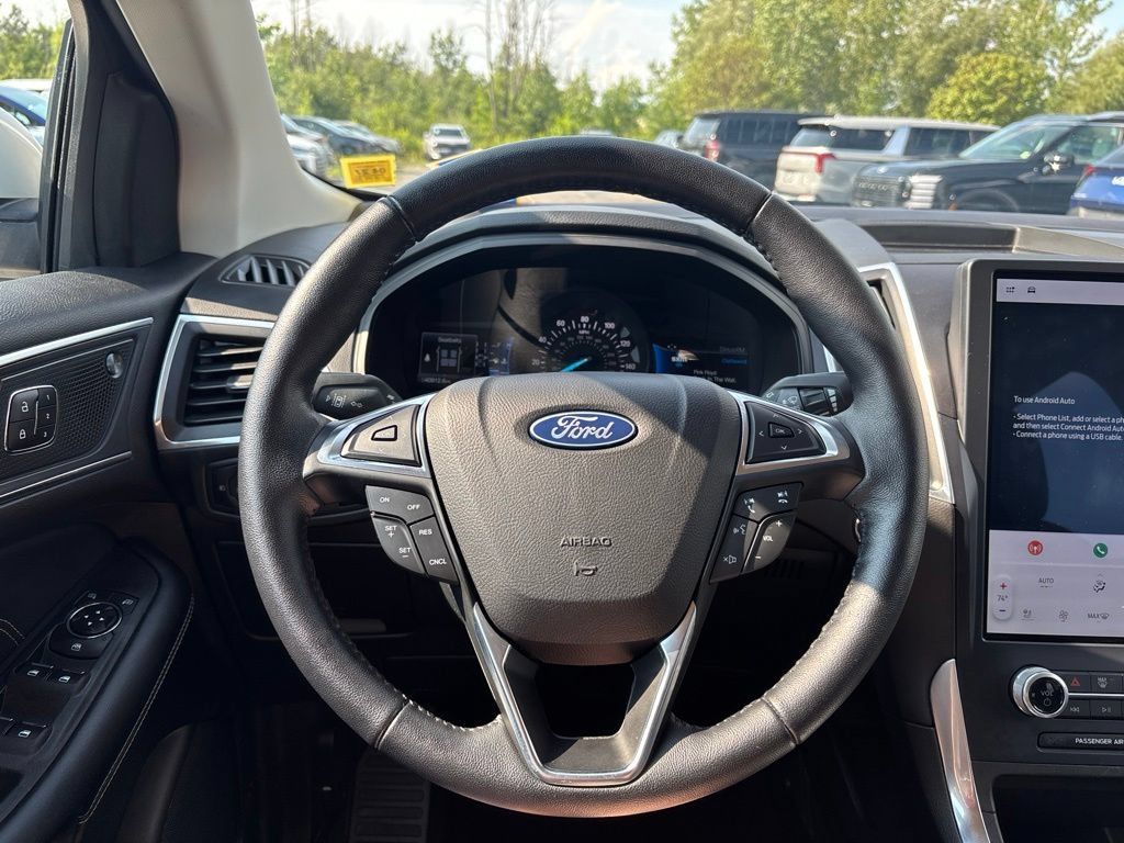 Used 2023 Ford Edge Titanium AWD/4WD image 24