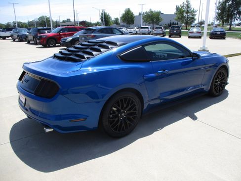 Used 2017 Ford Mustang GT w/ GT Performance Package RWD image 6
