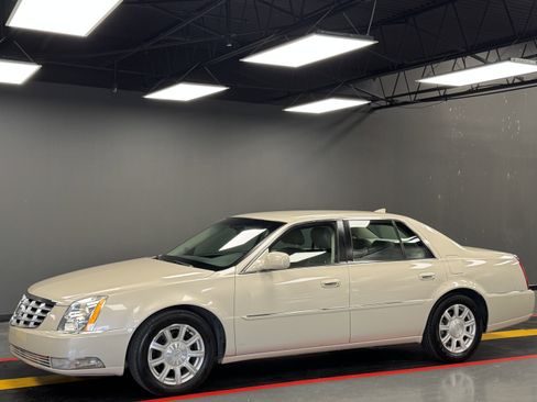 Used 2011 Cadillac DTS image 1