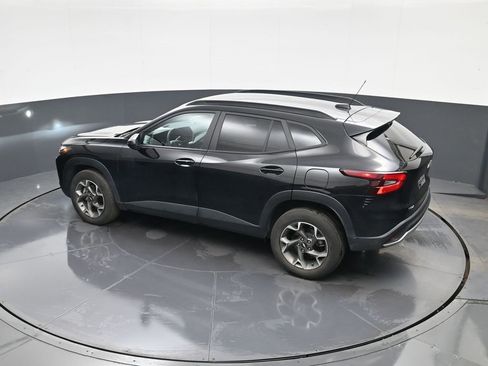 Used 2024 Chevrolet Trax LT w/ LT Convenience Package image 27