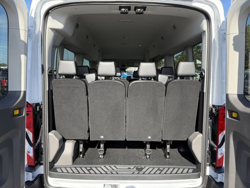 New 2026 Ford Transit 250 148 Medium Roof w/ Load Area Protection Package RWD image 10