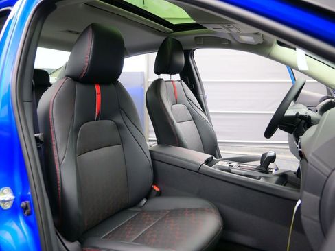 New 2026 Nissan Sentra SR w/ SR Premium Package FWD image 9