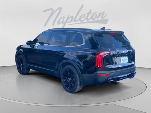 Used 2022 Kia Telluride EX w/ EX Premium Package AWD/4WD image 3
