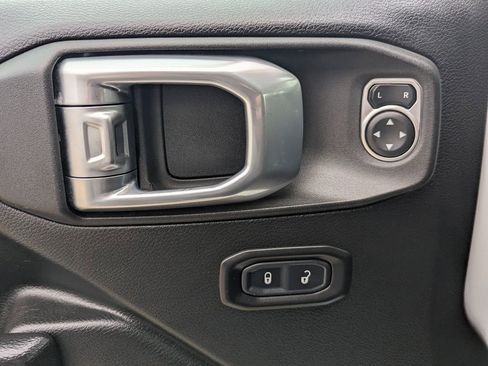 Used 2022 Jeep Gladiator Sport AWD/4WD image 15