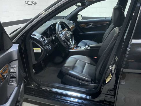 Used 2013 Mercedes-Benz C 300 4MATIC Sedan image 2