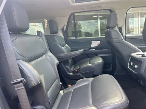 Used 2025 Ford Expedition Active AWD/4WD image 27