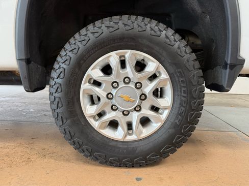 Used 2024 Chevrolet Silverado 2500 LTZ AWD/4WD image 9