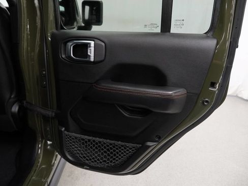 Used 2022 Jeep Gladiator Mojave w/ Cold Weather Group AWD/4WD image 44