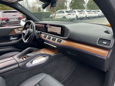 Used 2025 Mercedes-Benz GLE 450 4MATIC image 34