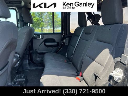 Used 2019 Jeep Wrangler Unlimited Sport S AWD/4WD image 10