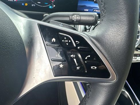 Used 2025 Mercedes-Benz GLB 250 image 23