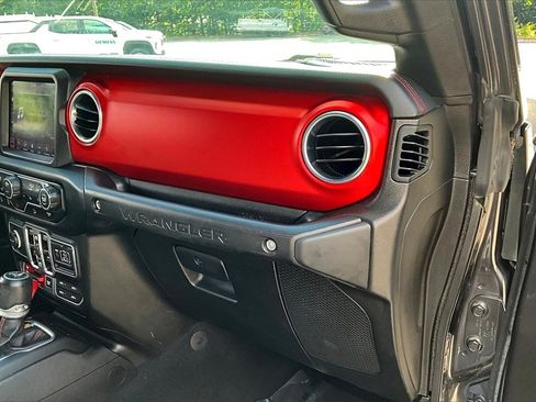 Used 2018 Jeep Wrangler Unlimited Rubicon image 23