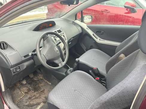 Used 2009 Toyota Yaris 2-Door Hatchback image 8