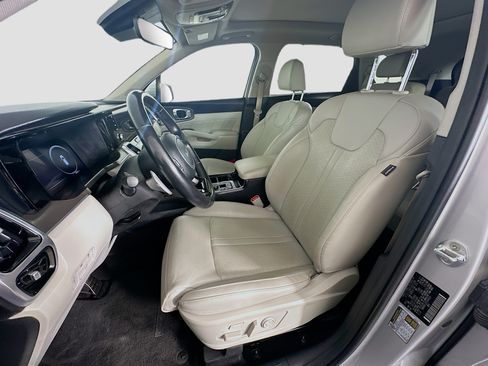 Used 2023 Kia Sorento SX Prestige w/ Panoramic Sunroof Package AWD/4WD image 13
