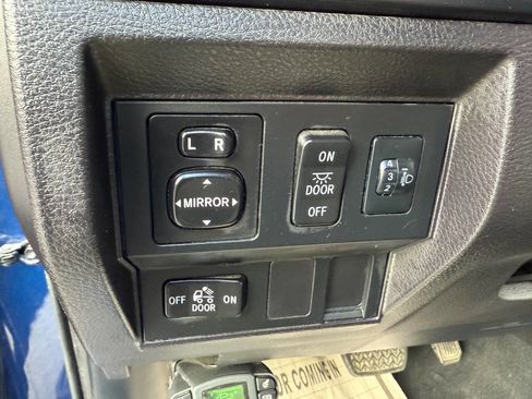 Used 2014 Toyota Tundra SR image 19
