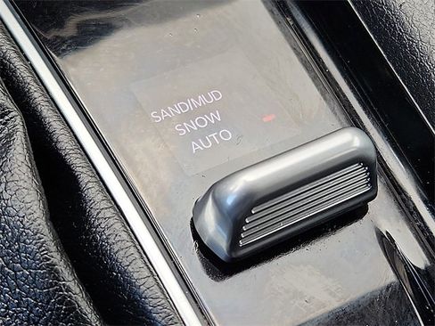 Used 2023 Jeep Compass Limited image 20