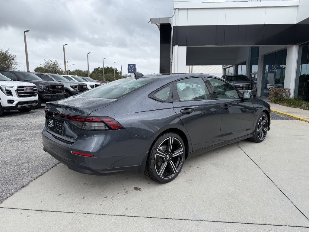 Used 2025 Honda Accord SE image 4
