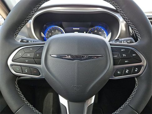 New 2026 Chrysler Pacifica Select image 20