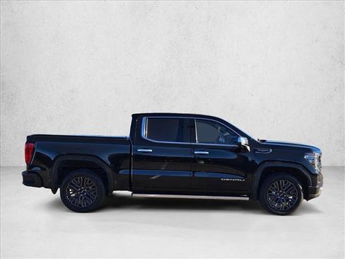Used 2022 GMC Sierra 1500 Denali Ultimate AWD/4WD image 4