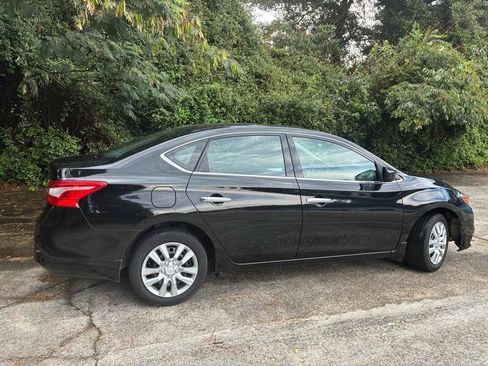 Used 2017 Nissan Sentra S FWD image 5