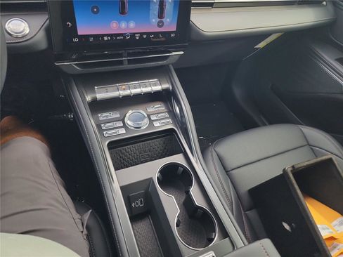 New 2026 Lincoln Nautilus Premier image 33