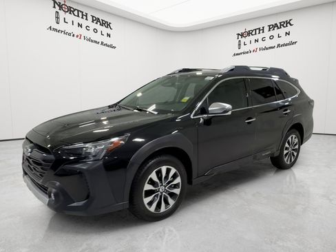 Used 2025 Subaru Outback Touring XT AWD/4WD image 1
