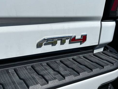 Used 2025 GMC Sierra 2500 AT4 AWD/4WD image 16