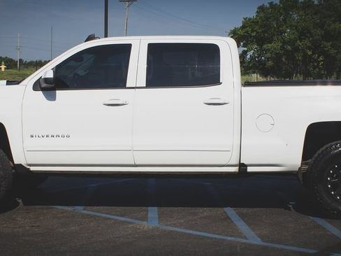 Used 2018 Chevrolet Silverado 1500 LT w/ All Star Edition AWD/4WD image 8