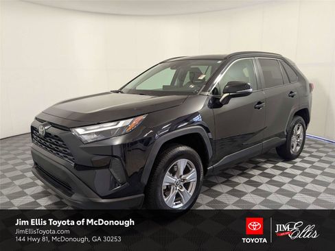 Certified 2022 Toyota RAV4 XLE w/ Convenience Package FWD image 1