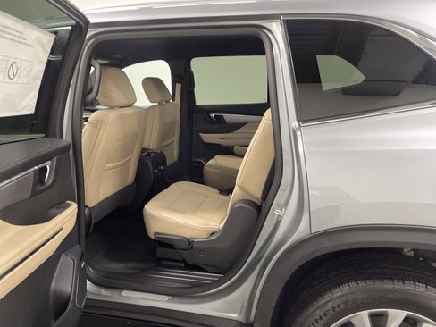 Used 2026 Buick Enclave Preferred w/ Super Cruise Package image 13