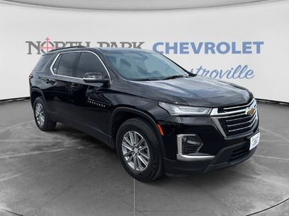 Used 2023 Chevrolet Traverse LT