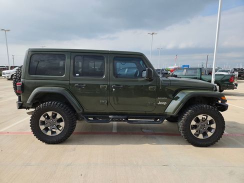 Used 2021 Jeep Wrangler Unlimited Sahara AWD/4WD image 2
