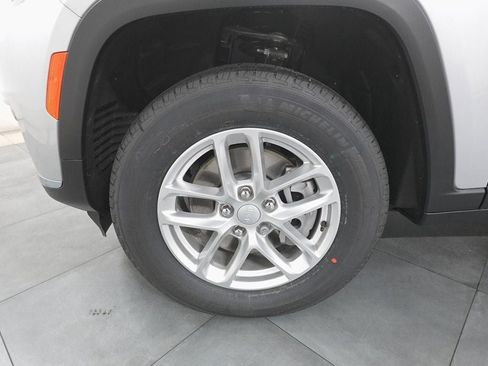 New 2025 Jeep Grand Cherokee L Laredo w/ Luxury Tech Group I image 29