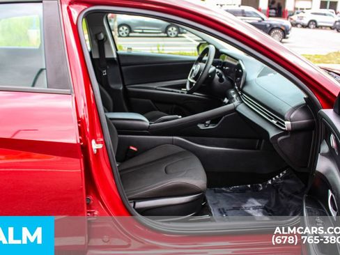 Used 2024 Hyundai Elantra SEL FWD image 20