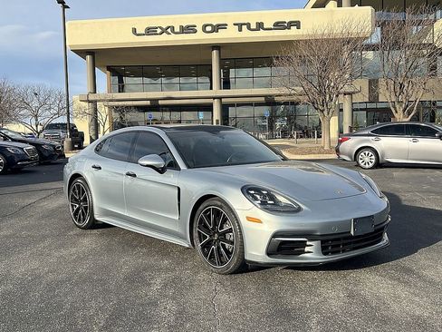 Used 2018 Porsche Panamera 4S image 1
