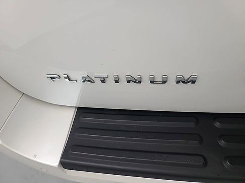 Used 2016 Ford Expedition Platinum image 11